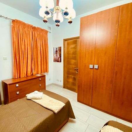 Bugibba Central Modern Apartment St. Paul's Bay Exterior photo