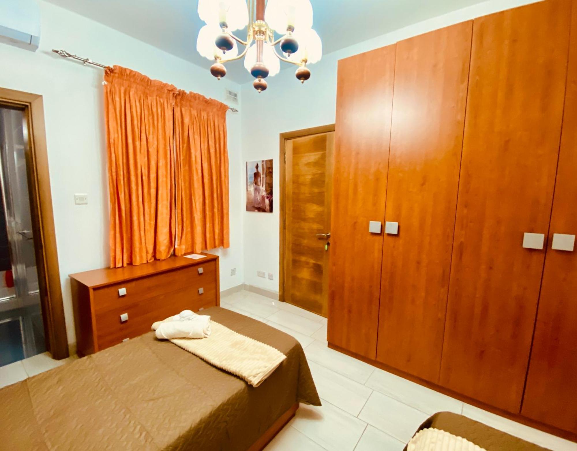 Bugibba Central Modern Apartment St. Paul's Bay Exterior photo