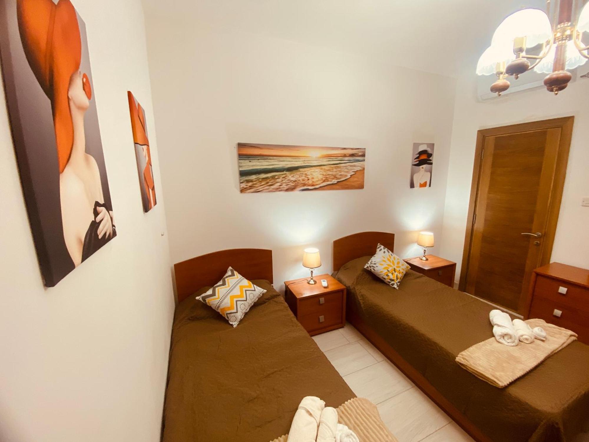 Bugibba Central Modern Apartment St. Paul's Bay Exterior photo